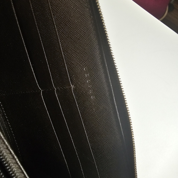 Authentic Celine Macadam zippy wallet. - Picture 8 of 10